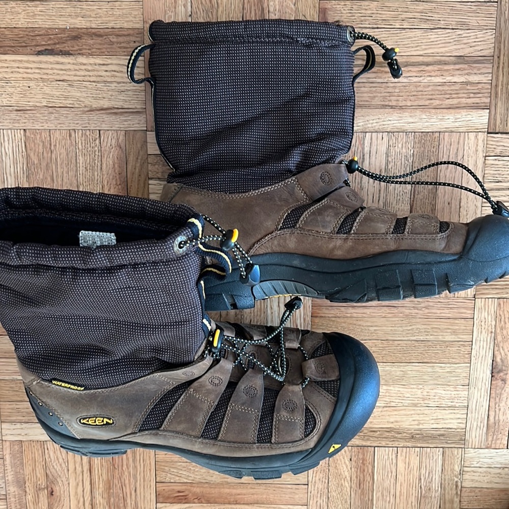 Keen Shellback winter boots size Men 10.5